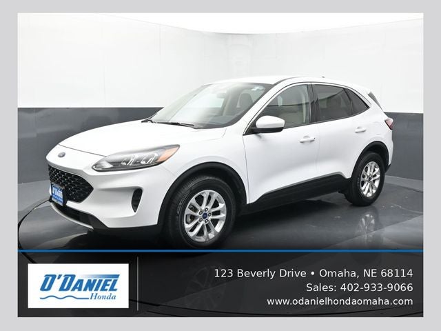 2020 Ford Escape SE in Oxford White — front three-quarter view