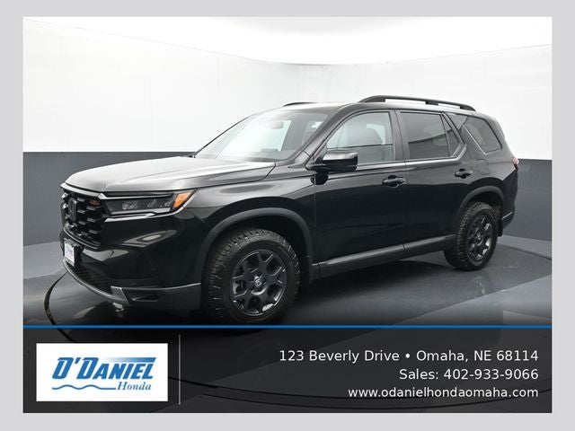 2025 Honda Pilot TrailSport in Black — front three-quarter view